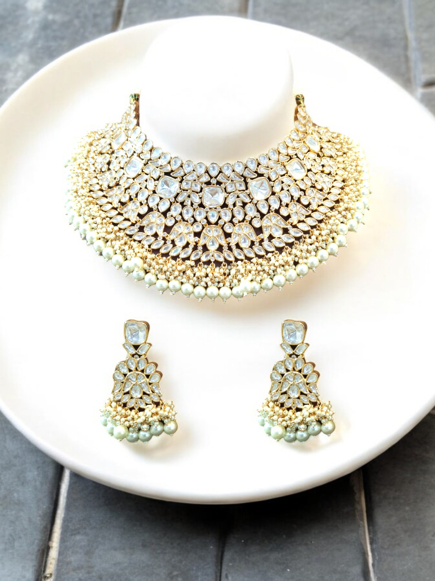 Pearlescent Dream Choker Set - The Royal Bride By Dia Art Jewels