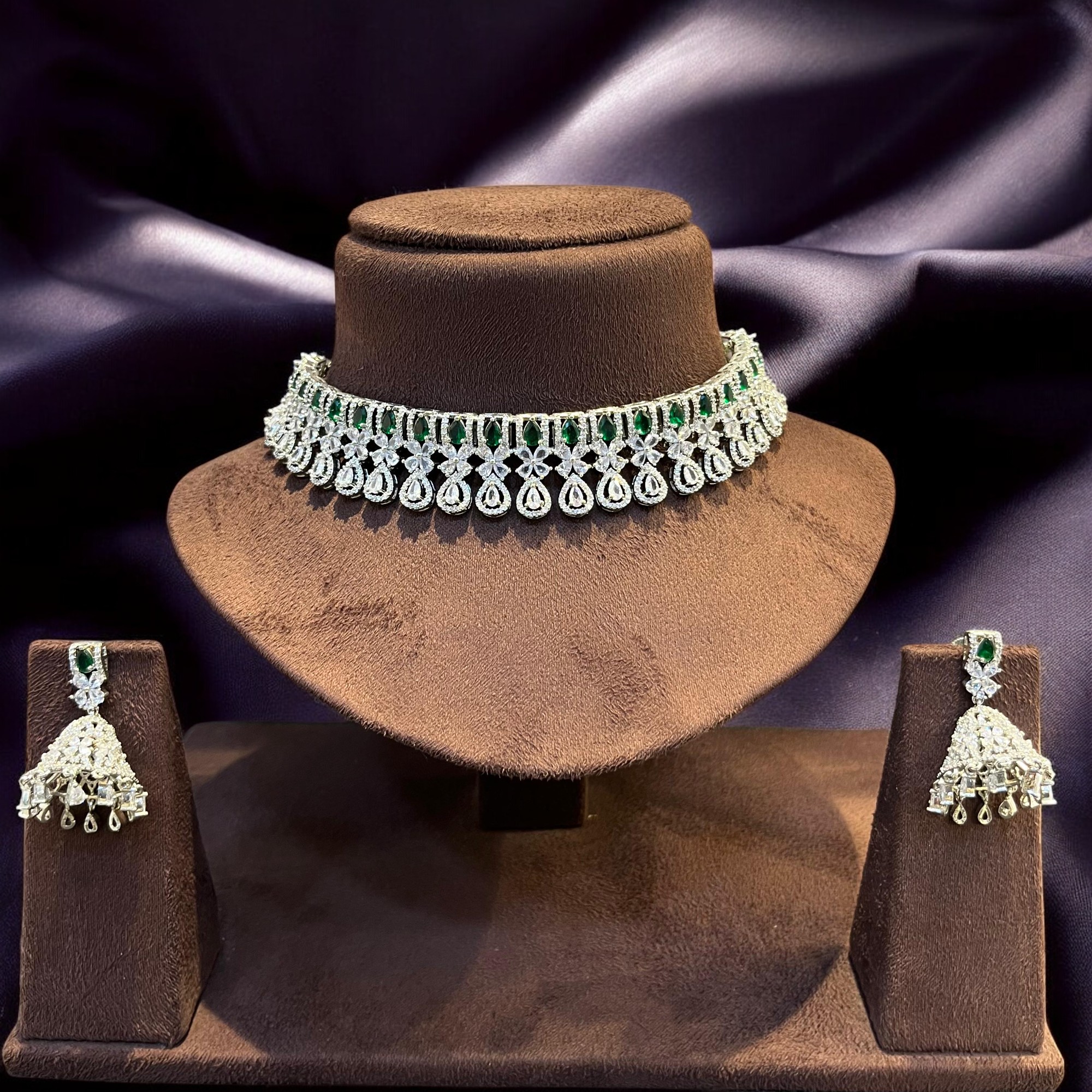 Emerald Elegance - Majestic Bride by Dia Art Jewels